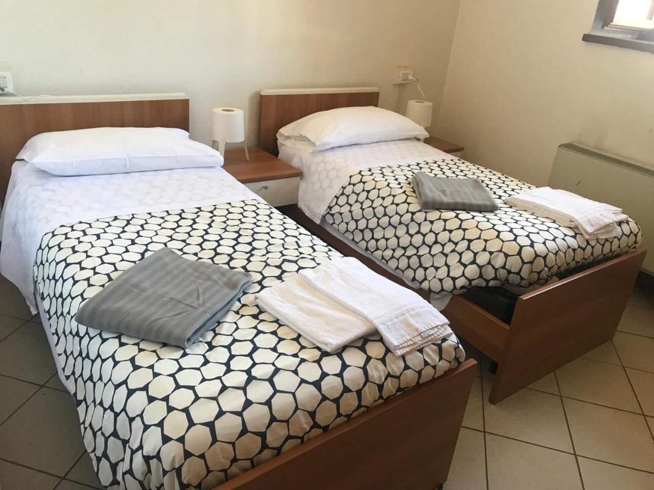 Albergo E Ostello Della Gioventu Biella Centro Storico Екстер'єр фото