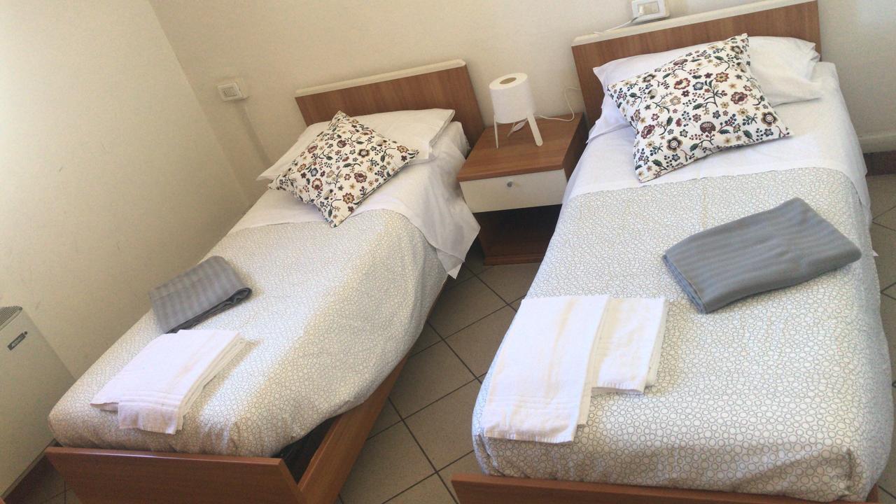 Albergo E Ostello Della Gioventu Biella Centro Storico Екстер'єр фото